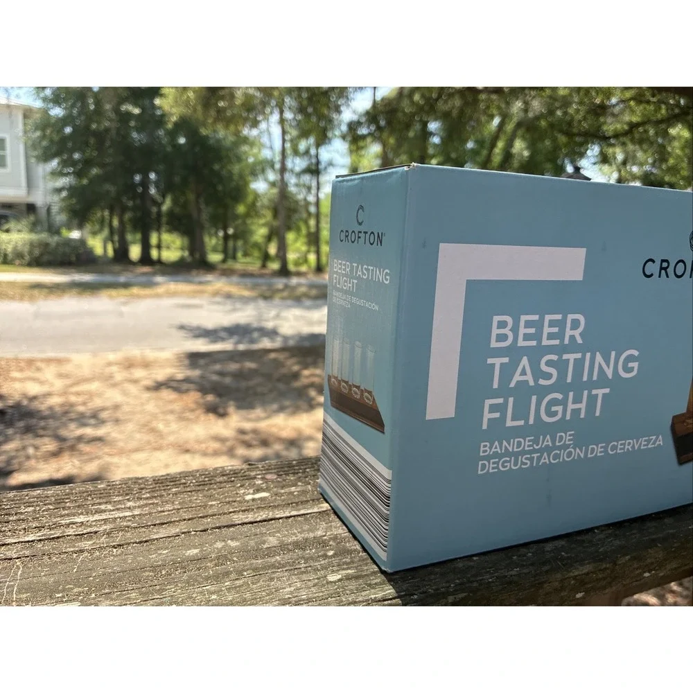 Crofton Beer Tasting Flight‎ Set of 4 Glasses with Wood Tray New